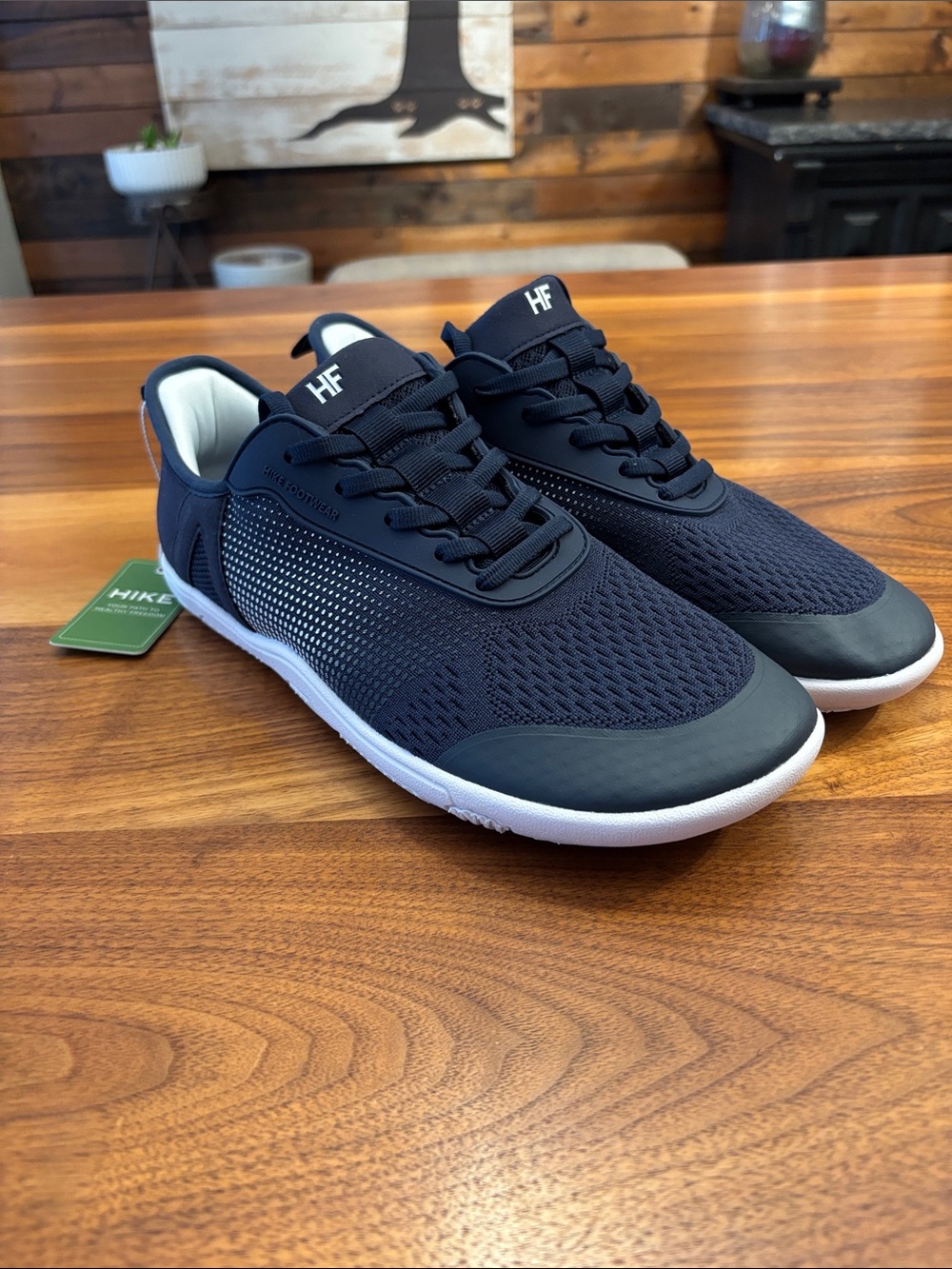 NWT New Hike Footwear Unisex Blue White Stride Series Size 42 (W 11-11.5)